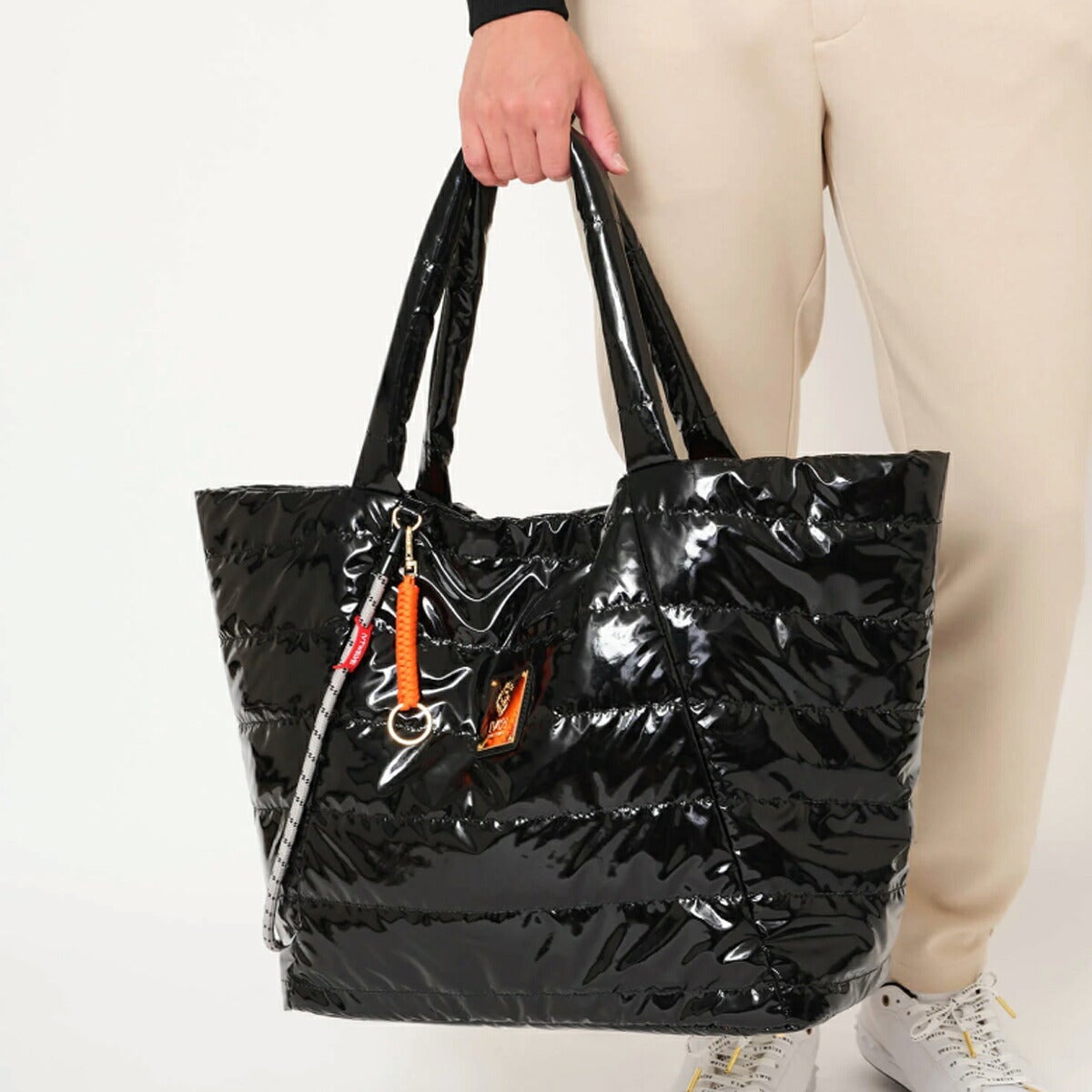 V122026年春夏モデルユニセックスPADDEDGLOSSBIGTOTEトートバッグV122610-BG11【26SS】