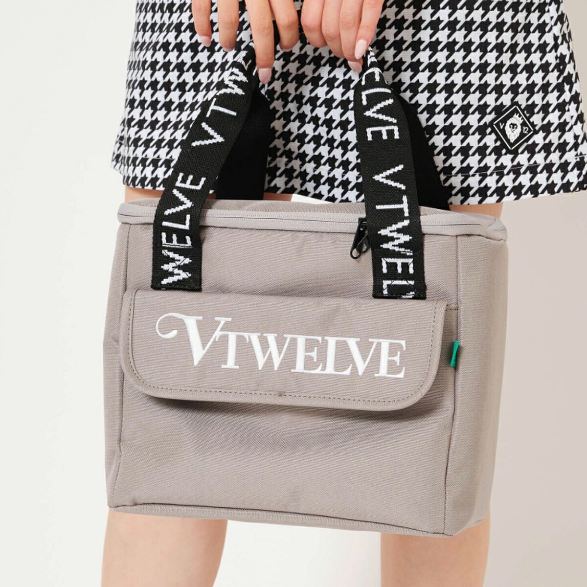 V122026年春夏モデルユニセックスDOUBLELOGOCOOLBAG保冷バッグカートバッグV122610-BG12ラウンドバッグ【26SS】